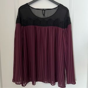 Torrid Long Sleeve Burgundy Bell Sleeves Blouse w/ Lace Accents Size 2 NWT